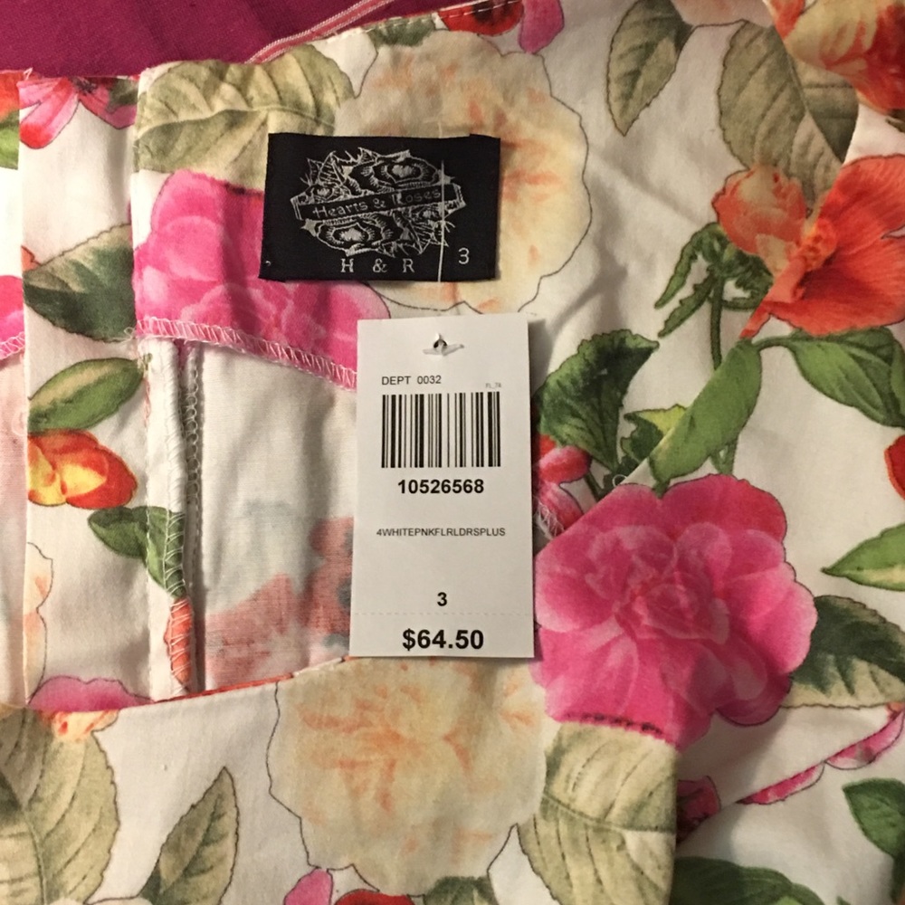 Hearts and Roses Floral Swing Dress - Picture 2 of 4
